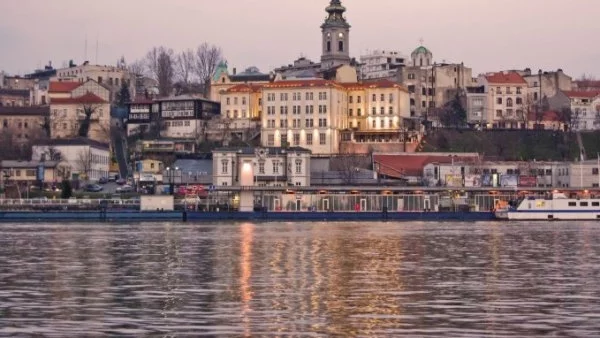 Въоръжен мъж се укрива в отцепена сграда в Белград