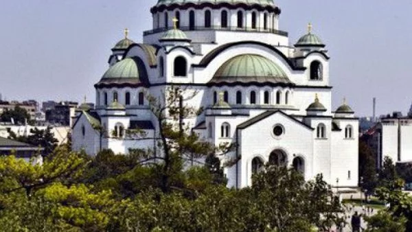 Сърбия стимулира туризма - плаща почивките на граждани