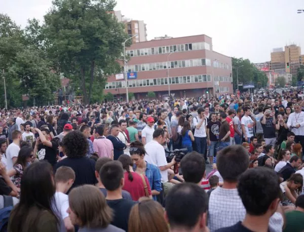 Македонците отново протестират срещу Груевски