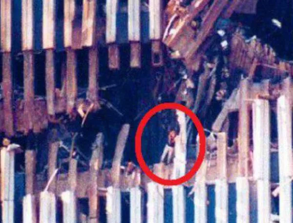 Фотозагадката от 11 септември, която никой не успя да обясни