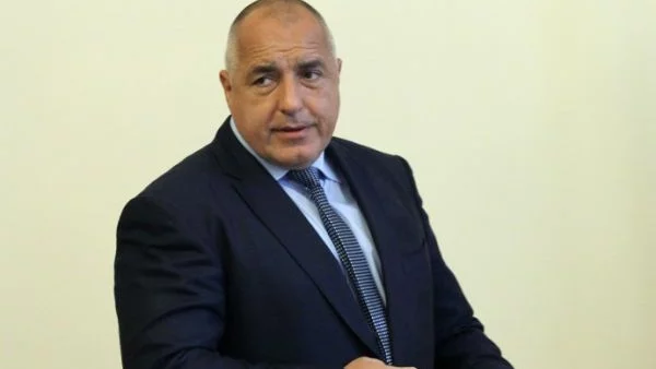 В цялата страна се строи - „Марица”, „Струма”, „Хемус”, жп-линията за 370 млн.евро ще е готова септември, спортните зали се строят в Пловдив, Варна, Русе.