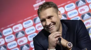 Стилиян Петров: Следя случващото се в България, проблемите на ЦСКА и Левски