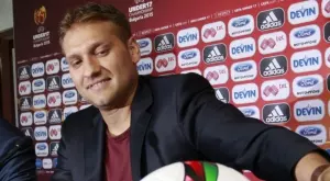 {{ otherArticle[0].article.title }}