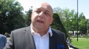 Кралев не отстъпва - запазил часовете за спорт в училищата