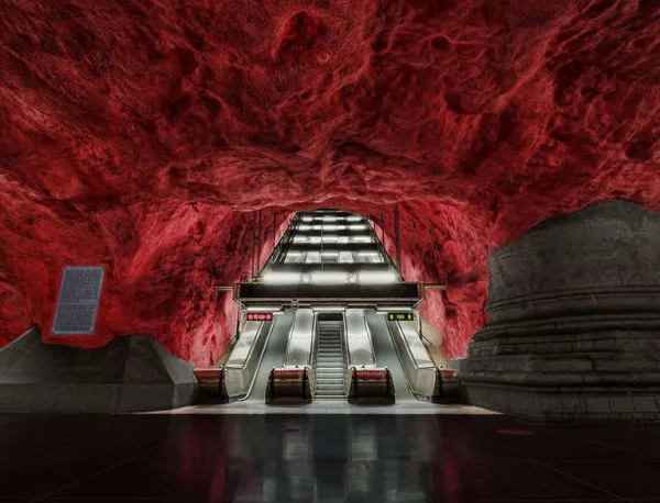 Най-впечатляващите метростанции по света (СНИМКИ)