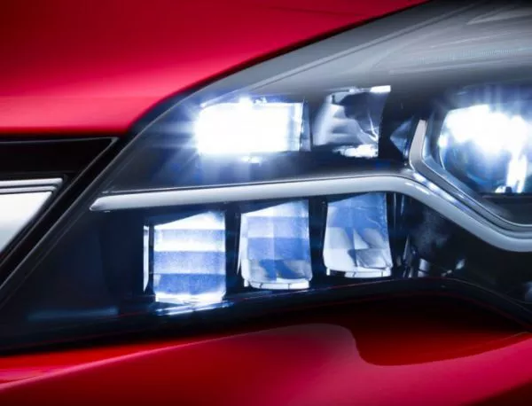 Новата Opel Astra ще е с IntelliLux матрични LED светлини