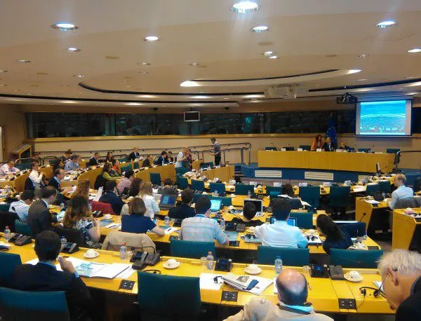 Евродепутати: Механизмът за арбитражен съд в ТПТИ защитава еврокомпаниите