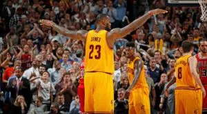 ВИДЕО: Леброн поведе Кливланд към обрат в серията срещу Чикаго