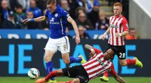 Защитник отряза Юнайтед, за да подпише с Ливърпул 