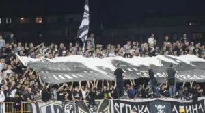 Големи сблъсъци между фенове белязаха дербито между Партизан и Звезда (ВИДЕО)