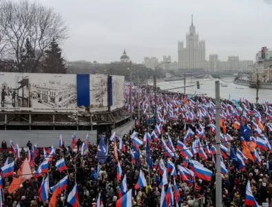 Хиляди почетоха паметта на Борис Немцов