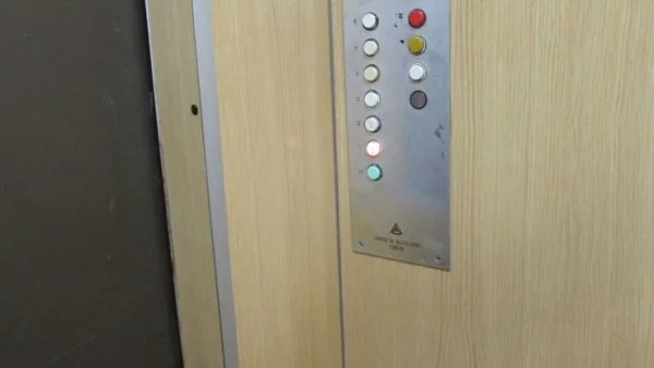 Скъсване на планка е вероятната причина за падането на асансьора в София