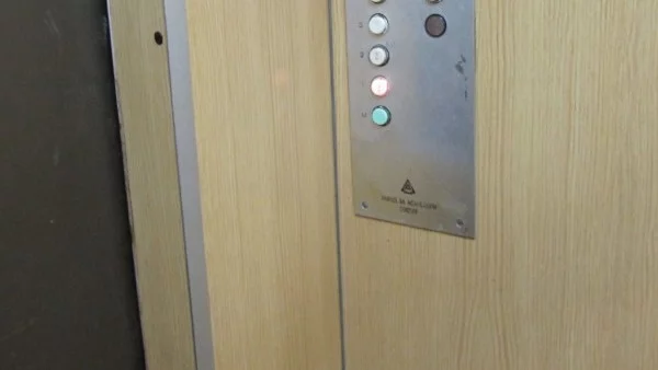 Прокуратурата разследва пропадането на асансьора във варненската МБАЛ "Света Анна"