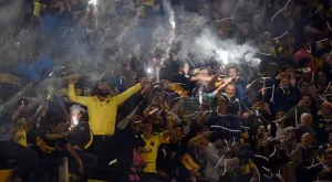 Кошмар на Копакабана: Хулигани на Флуминезе вилнеят срещу семейства с фенове на Бока Хуниорс (ВИДЕО)