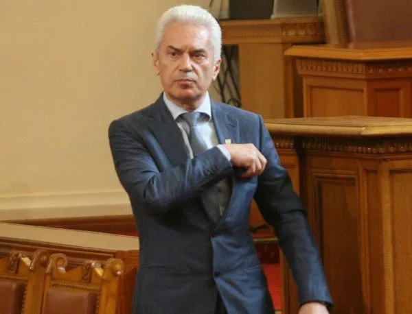 Сидеров иска Плевнелиев да оттегли референдума, бил маловажен
