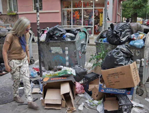 Столичани с отворено писмо до Фандъкова срещу боклуците в центъра