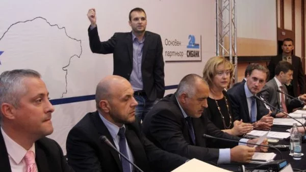 Мъж проби охраната на НСО и се добра до Борисов