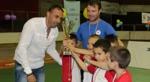 Ивайло Петев награди шампиона на „Лъвчетата“