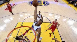 Голдън Стейт смаза Хюстън и е на крачка от големия финал (ВИДЕО)