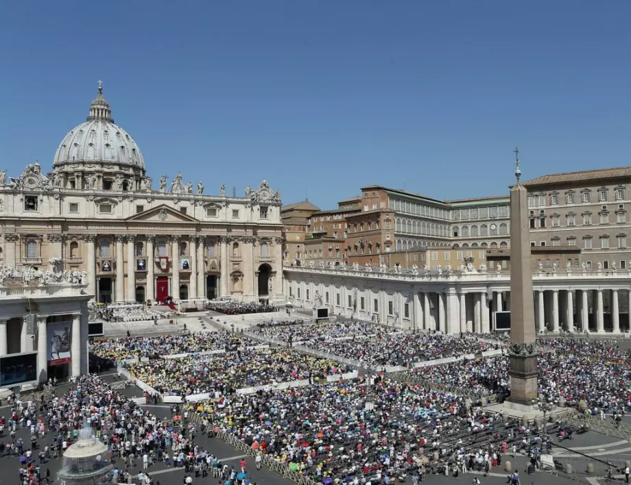 Ватиканът отваря архивите си за противоречивия папа Пий XII