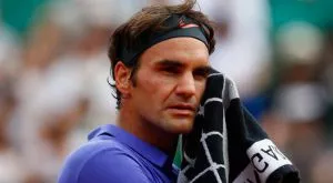 Фен нахлу за селфи с Роджър Федерер