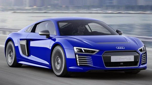 Това е автономният Audi R8 e-tron