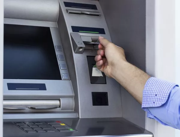 Проучване: Цените на банковите услуги в България са високи