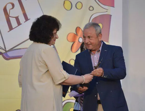 На тържествена церемония Екатерина Пенчева получи наградата "Ловешки меч"