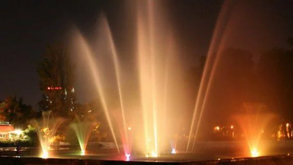 Пеещите фонтани в Пловдив са с олющена боя - не е голям проблем, казва кметът