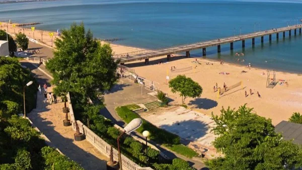 1 ст. за чадър и шезлонг на северния плаж в Бургас от догодина