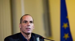 Варуфакис не изключи оставка, ако гърците гласуват с "да" на референдума