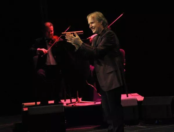 Ричард Клайдерман свири в София и Варна през декември 2015