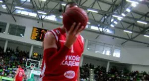 Лукойл продължава без грешка в първенството