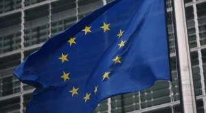 ЕС предлага спешни мерки за предотвратяване на гръцки фалит