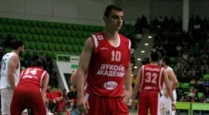 Лукойл Академик моли за подкрепа довечера! 