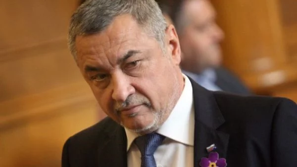 В. Симеонов: Напливът на бежанци е проблем за Европа