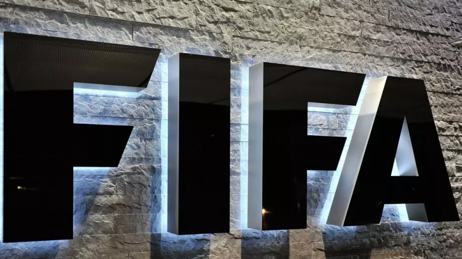 ФИФА ще поиска удължаване на договорите, докато сезонът на приключи