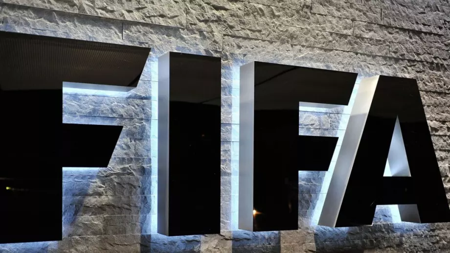 Над 400 футболисти са поискали финансова помощ от ФИФА 