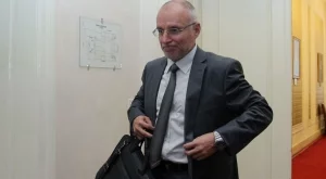 Радев бе определен за управител за България в МВФ