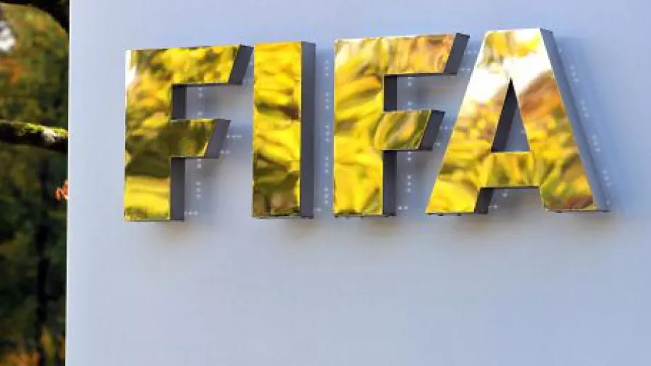 ФИФА посъветва всички контроли да се отложат