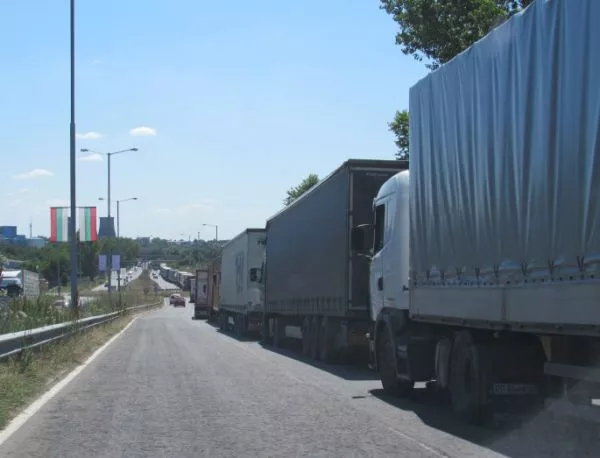 Откраднаха 350 литра гориво от румънски ТИР