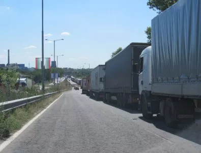 МВР: Възможни са затруднения при преминаването на Дунав мост