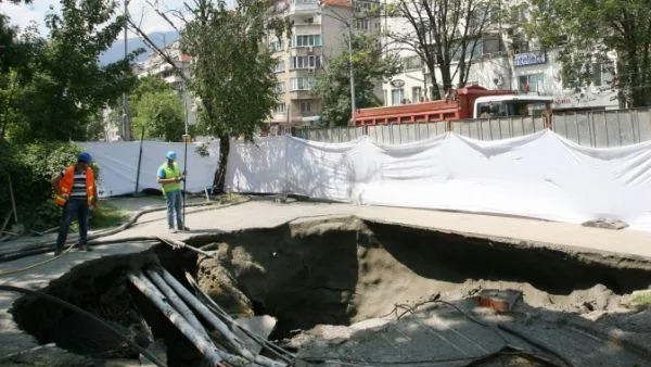 Невероятна дупка зейна при строежа на метрото на "Черни връх"