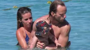 Бръснат Ракитич при триумф, жена му плаши с убийство