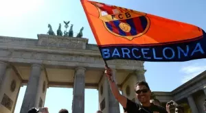 Каталунски фен към боса на ПСЖ: Страхлив крадец, остави Меси на мира! (ВИДЕО)