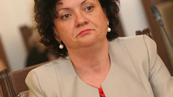 Ивелина Василева не помни премиерът да е наричал Нинова "госпожа лъжа"