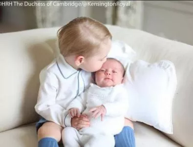 Вижте първите снимки на принц Джордж и кралското бебе принцеса Шарлот