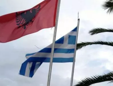 Гърция увеличава войската си по албанската граница
