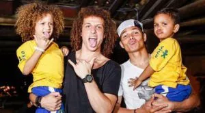 Тиаго Силва и Давид Луис се срещнаха с детските си двойници