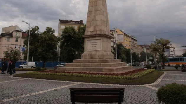 Издигнат е Руския паметник в София